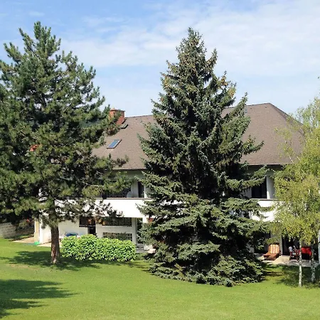 Gerhart Guest house 2*