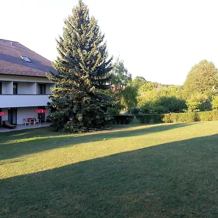 Gerhart Guest house 2*
